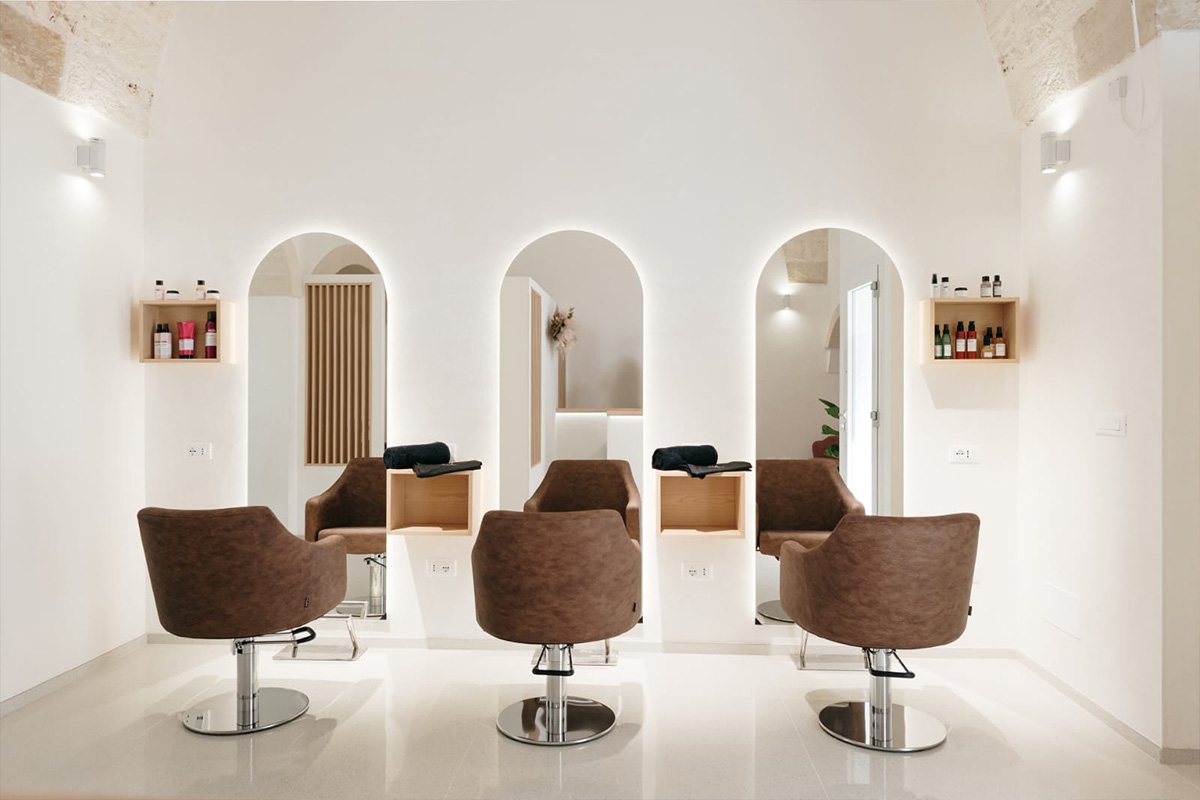 Arredamento saloni: usa Mocha Mousse per un’atmosfera trendy