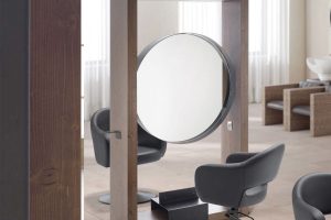 Arredamento saloni usa Mocha Mousse per un’atmosfera trendy