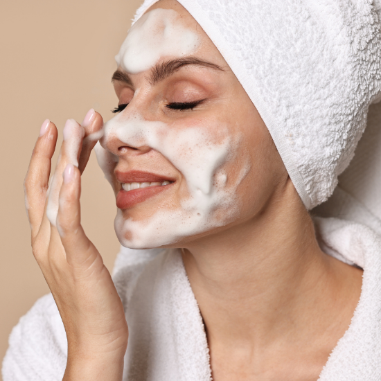 Detersione profonda idrodermoabrasione e spatola scrubber