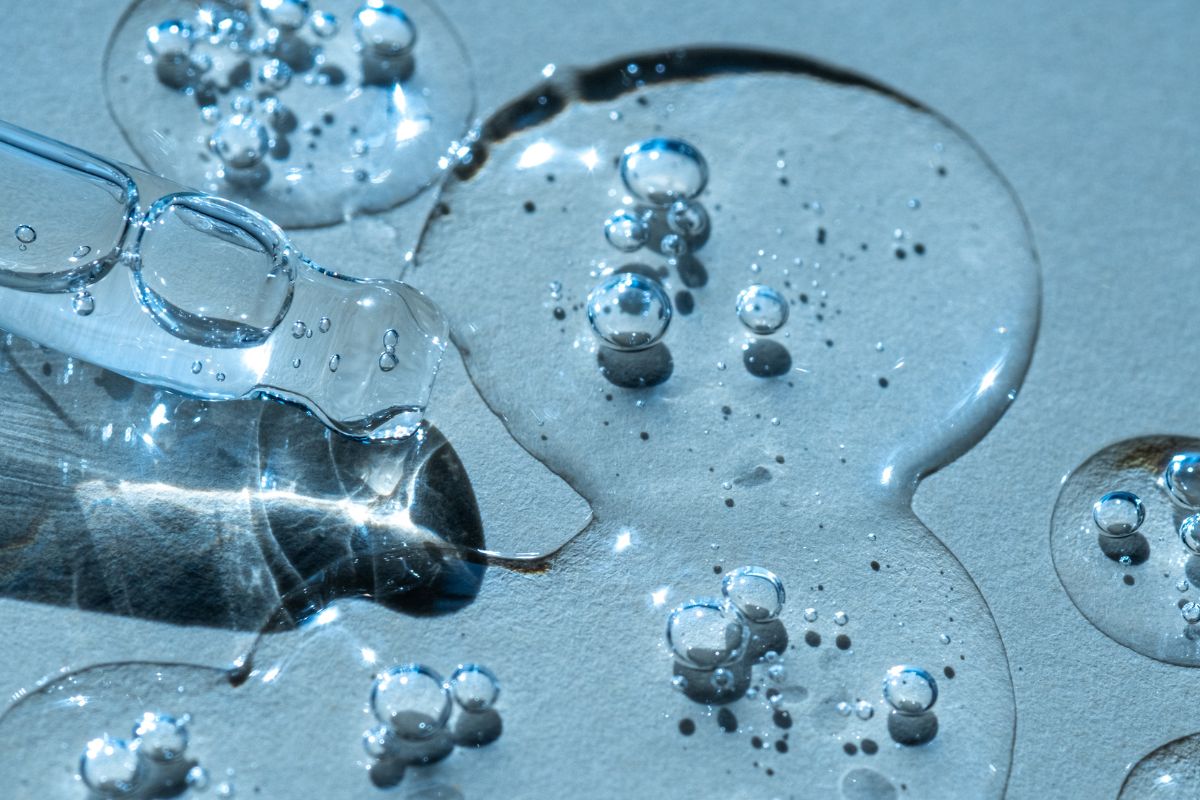 Antiossidanti e acido ialuronico una sinergia strategica nei trattamenti professionali